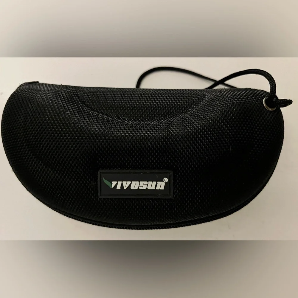 VIVOSUN Indoor Hydroponics Grow Room Glasses New with Case and Lens Cloth